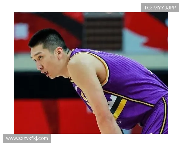 夏普飞身跃起战斧劈扣强势杀入篮下引爆全场